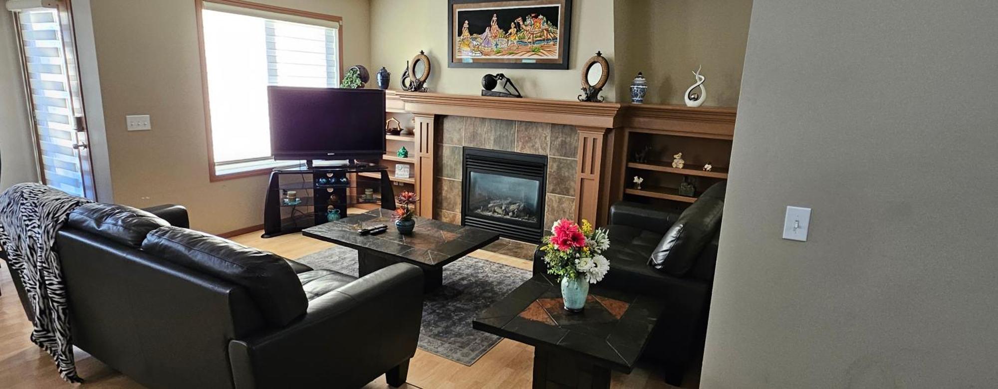 Spacious Comfortable Air-Conditioned. Near Airport! Calgary Exterior photo